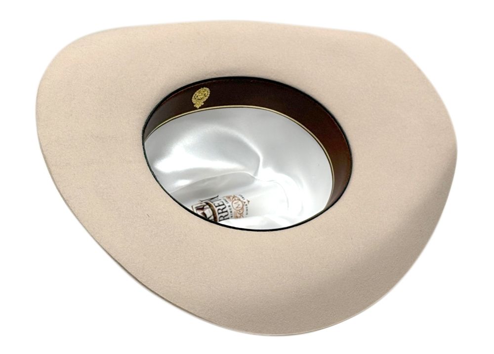 M7147 inner view
